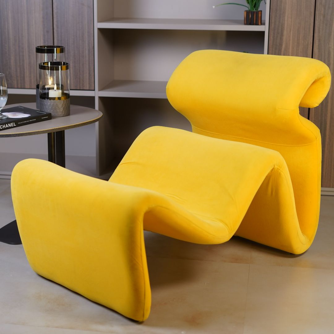 S-SHAPED CHAIR