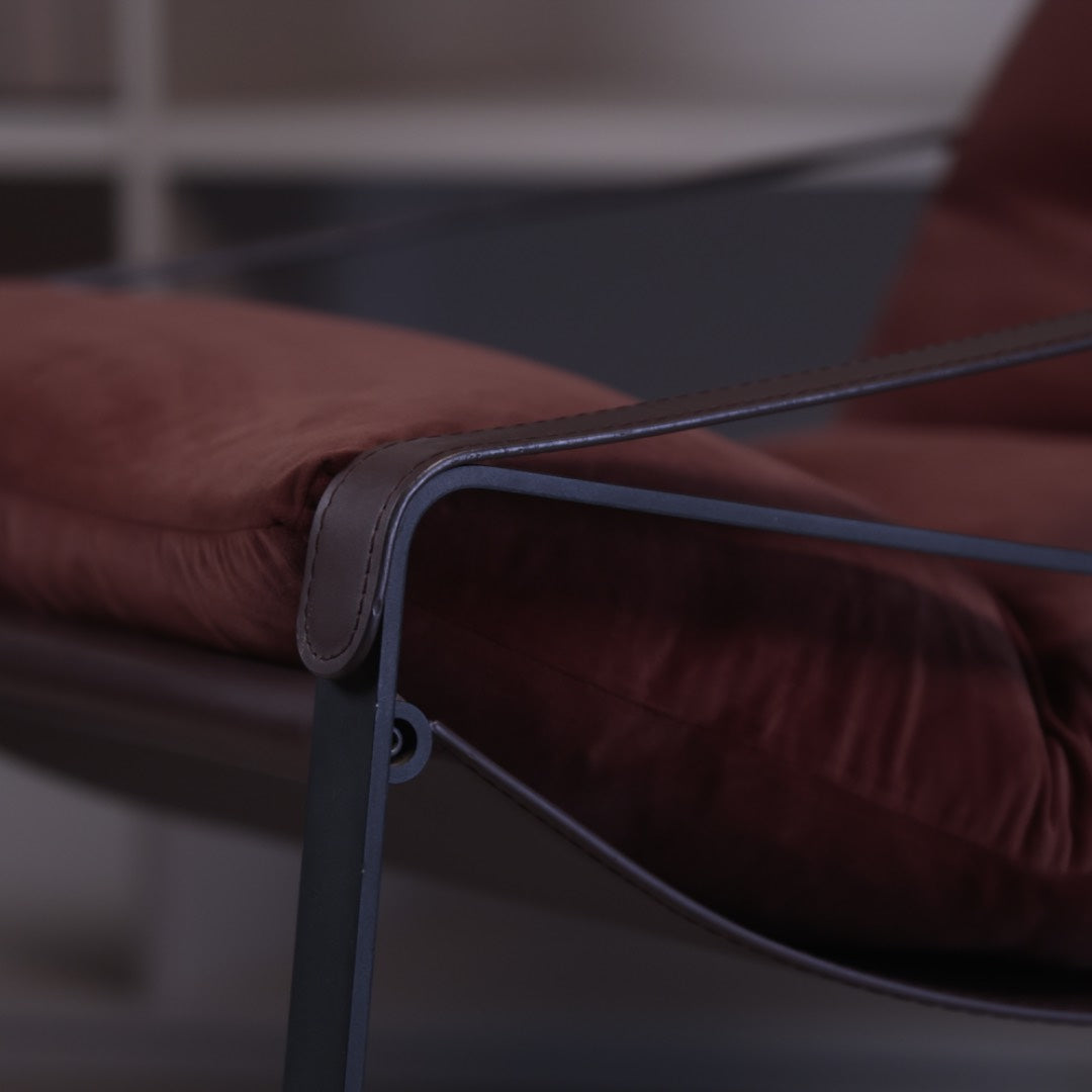 RELAXING CHAIR