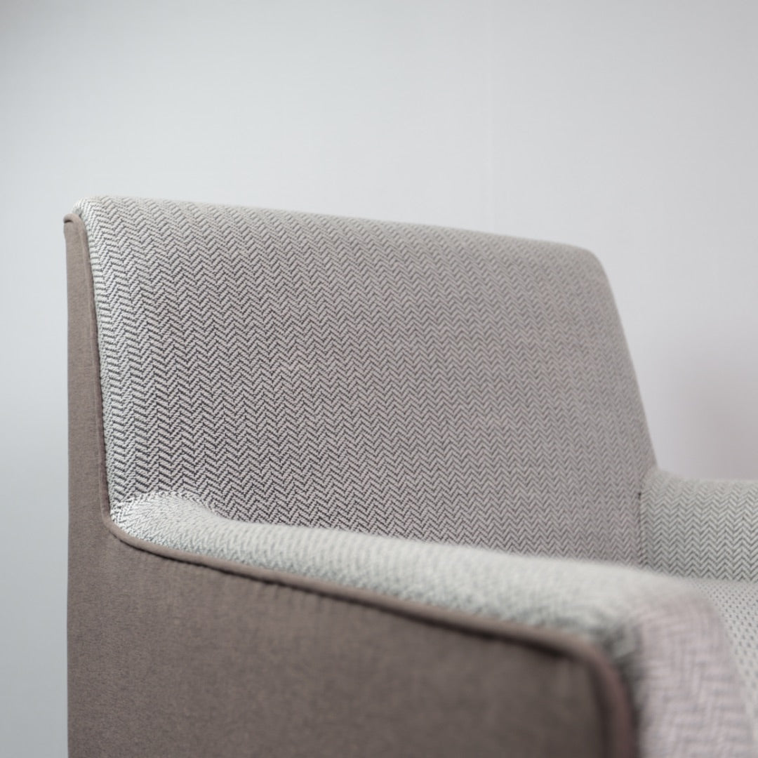 HIGH BACK LEISURE CHAIR